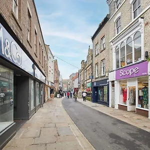 Host & - Baxtergate Whitby